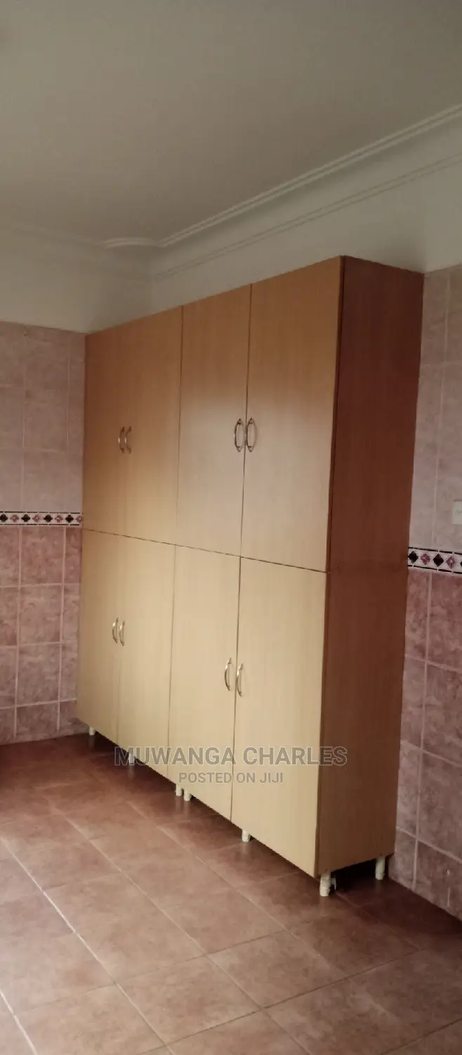 5bdrm Maisonette in Fs Properties Ltd, Central Division for Rent