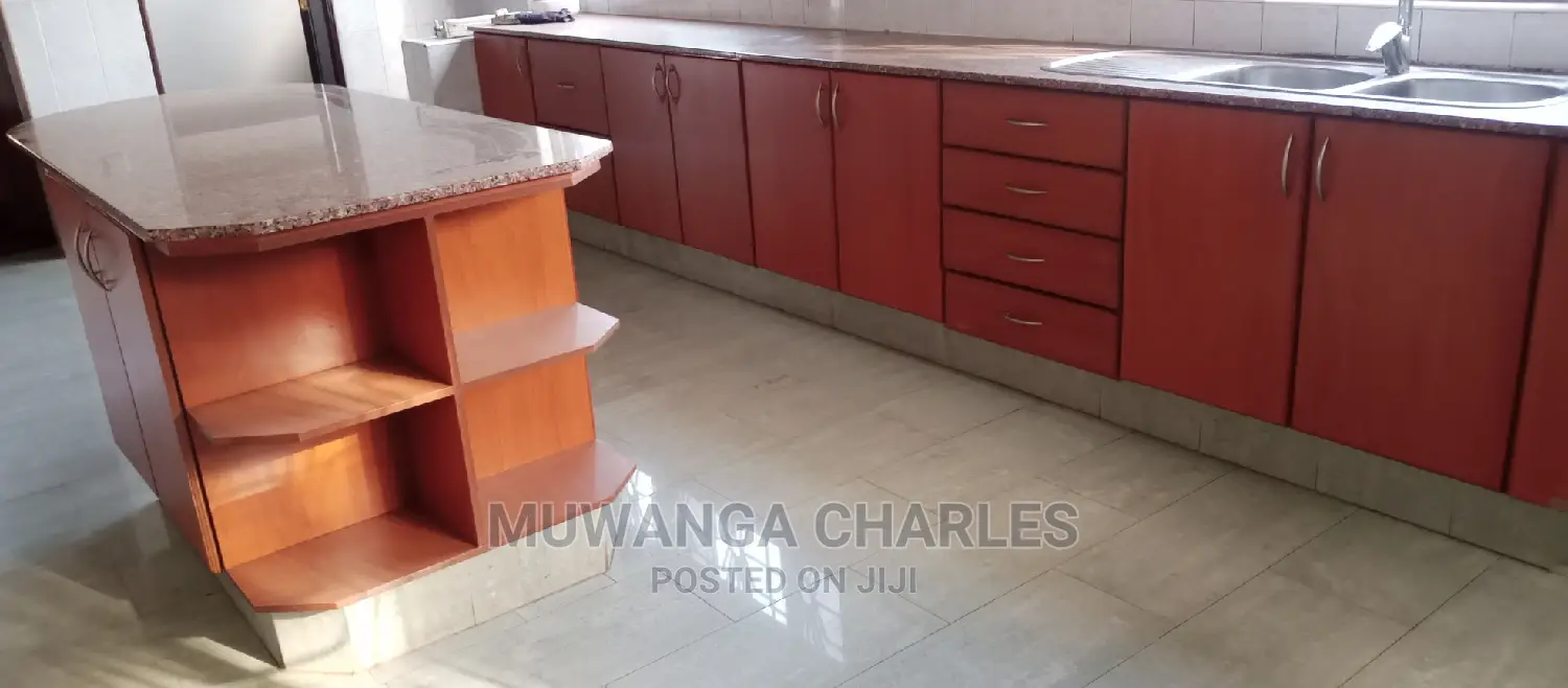 5bdrm Maisonette in Fs Properties Ltd, Central Division for Rent