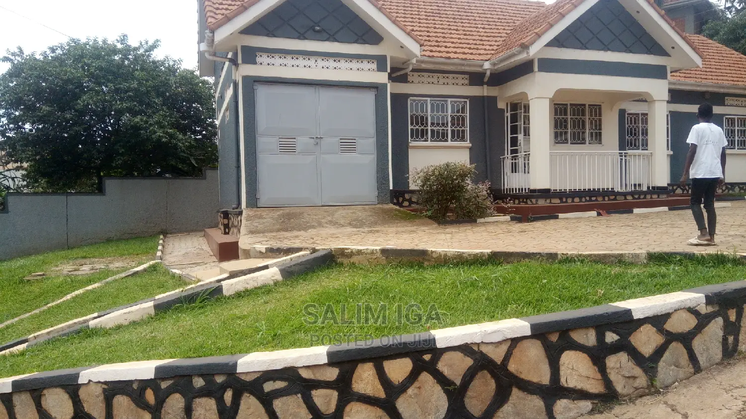 6bdrm Bungalow in Kololo Property, Central Division for Rent