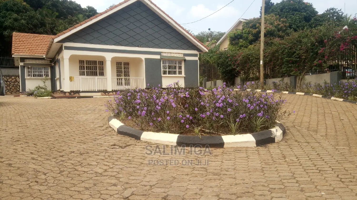 6bdrm Bungalow in Kololo Property, Central Division for Rent