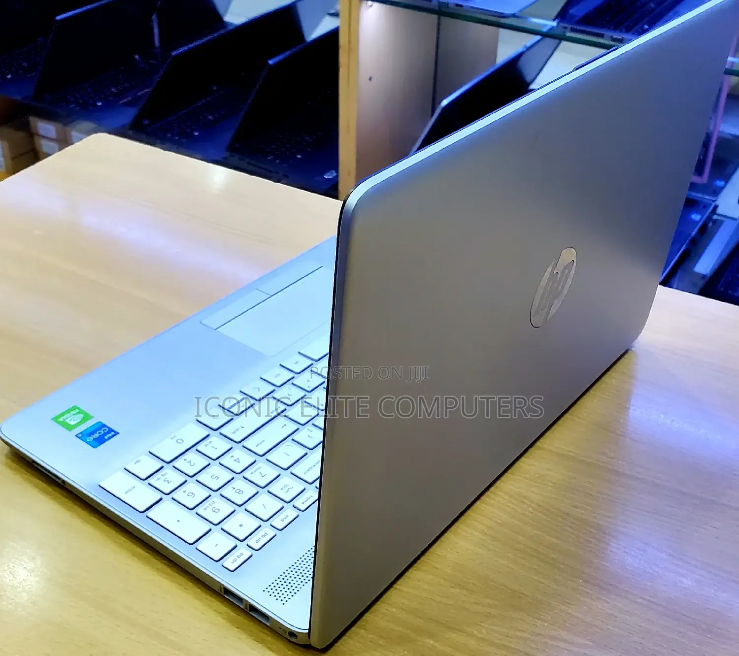 New Laptop HP Pavilion 15 8GB Intel Core I5 SSHD (Hybrid) 1T
