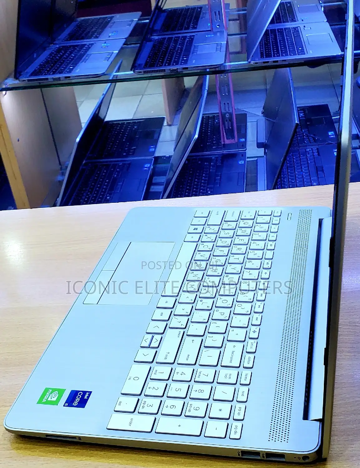 New Laptop HP Pavilion 15 8GB Intel Core I5 SSHD (Hybrid) 1T