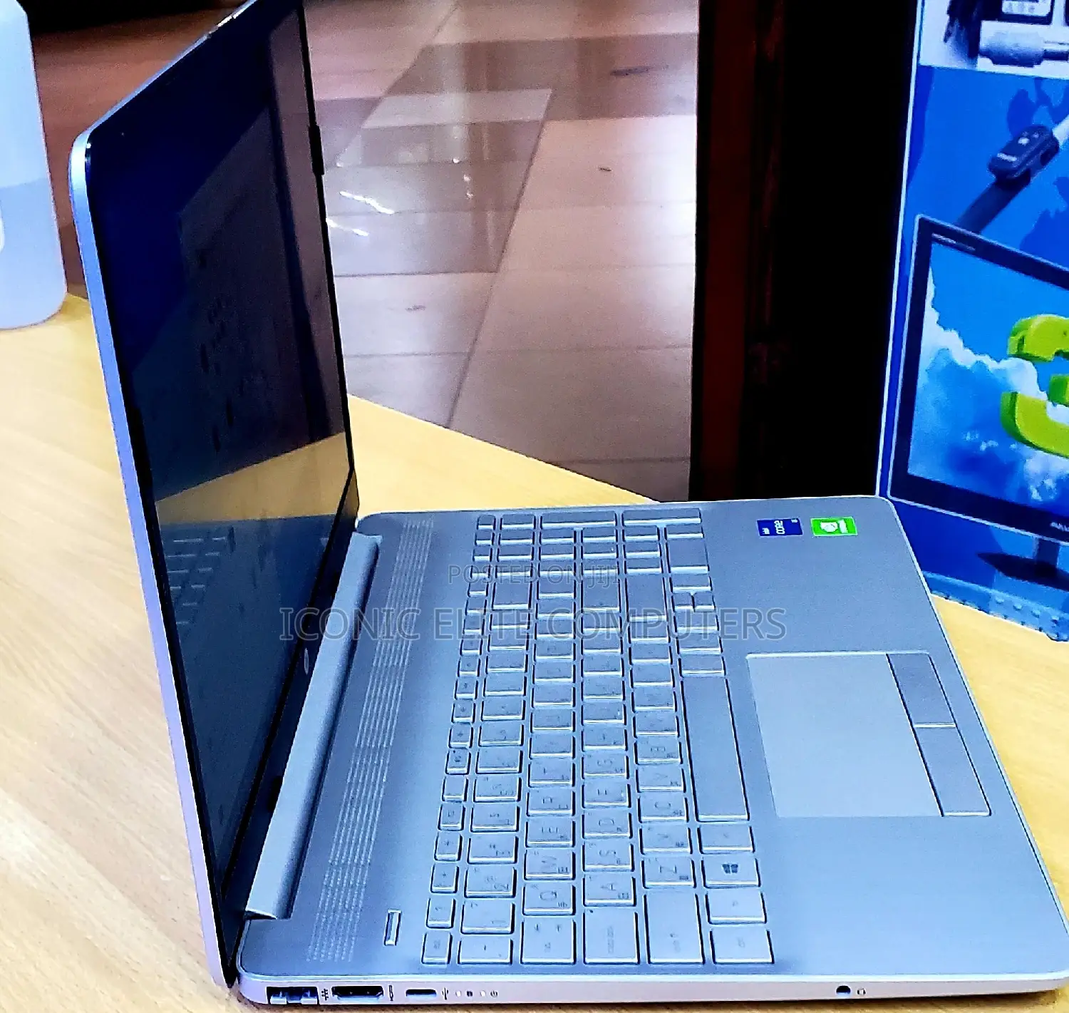 New Laptop HP Pavilion 15 8GB Intel Core I5 SSHD (Hybrid) 1T