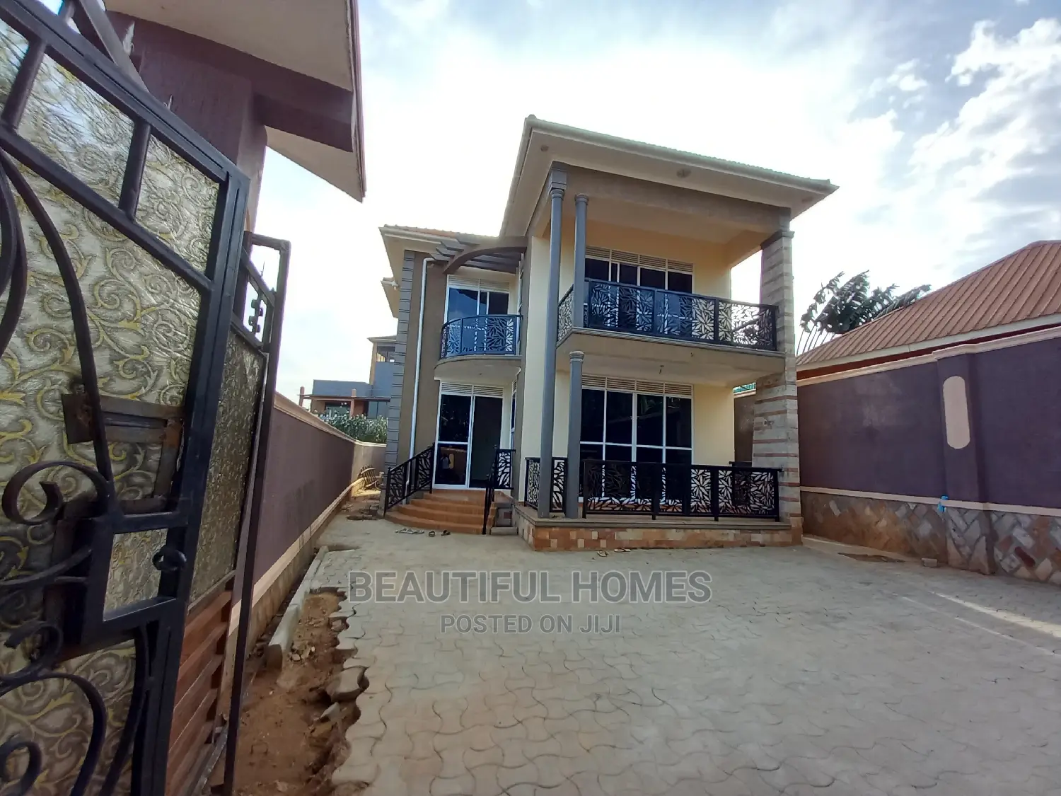 Furnished 4bdrm Mansion in Kyanja, Central Division for Sale