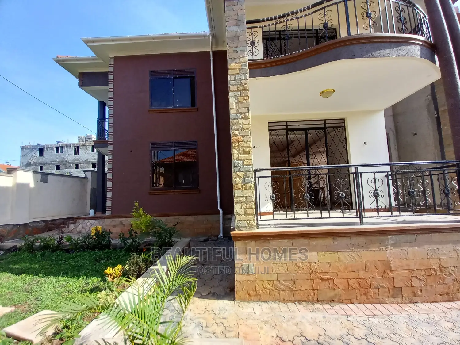 Furnished 6bdrm Mansion in Tarmack Estate, Kira for Sale