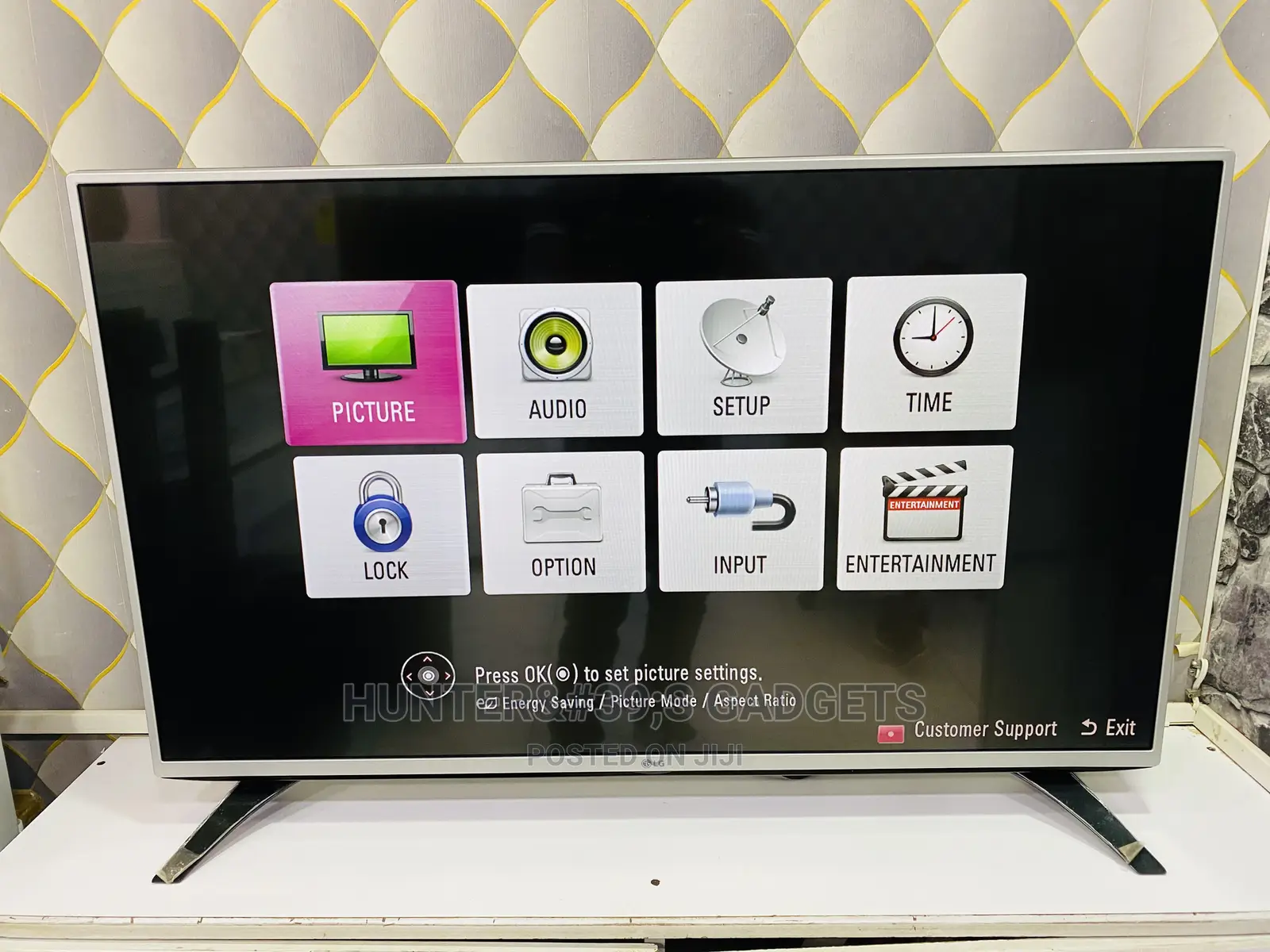 Lg 43inch Silver Body Led Full Hd Tv Built in Free Tv Channe