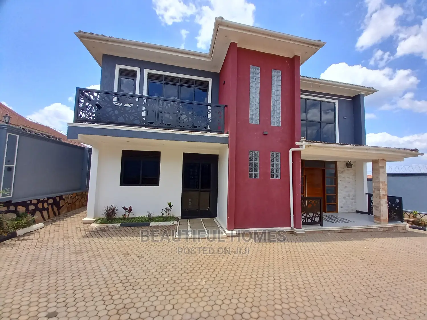 Furnished 5bdrm Mansion in Kira for Sale