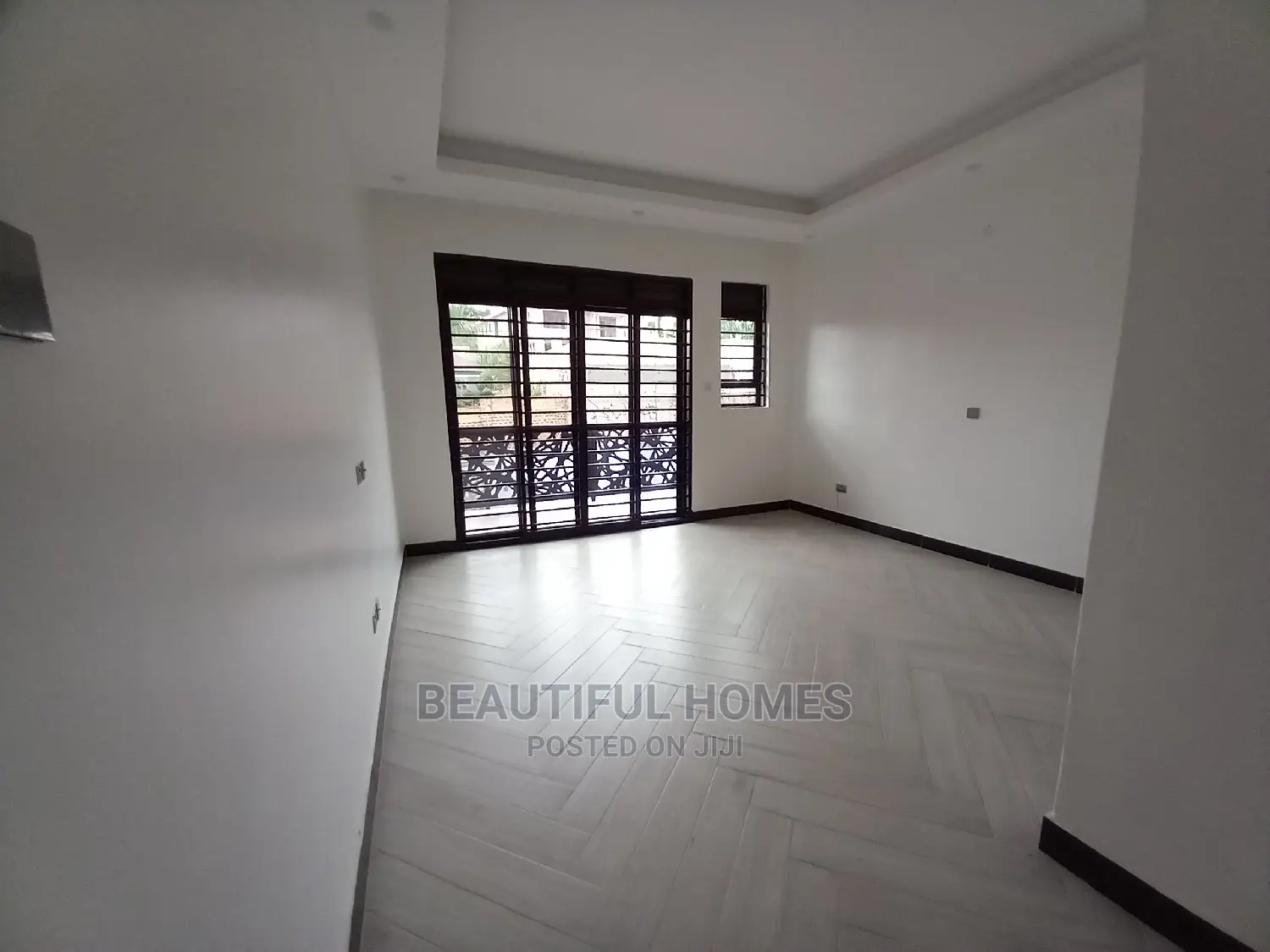 Furnished 5bdrm Mansion in Kira for Sale