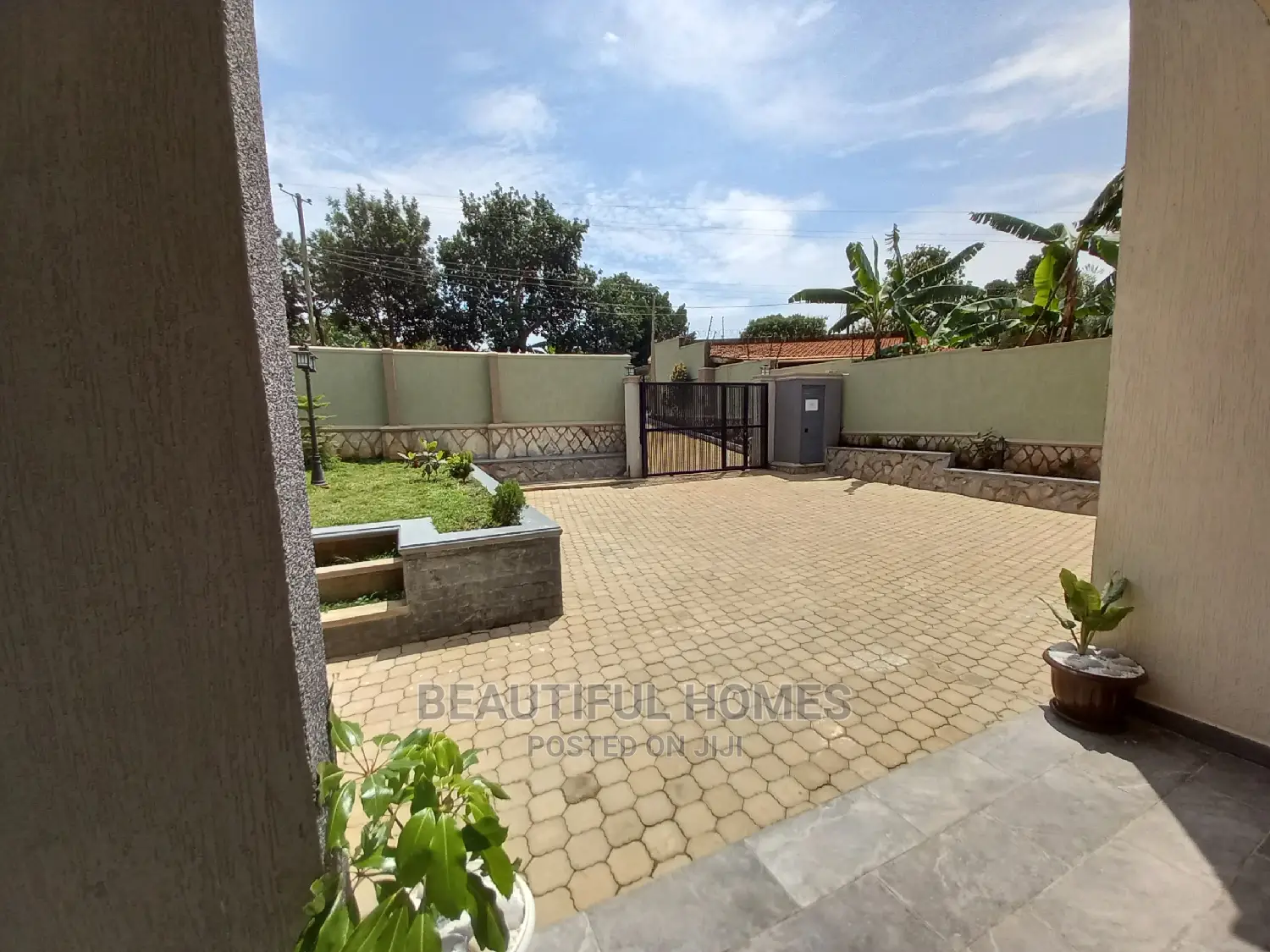 Furnished 2bdrm Apartment in Bunga, Makindye for Sale