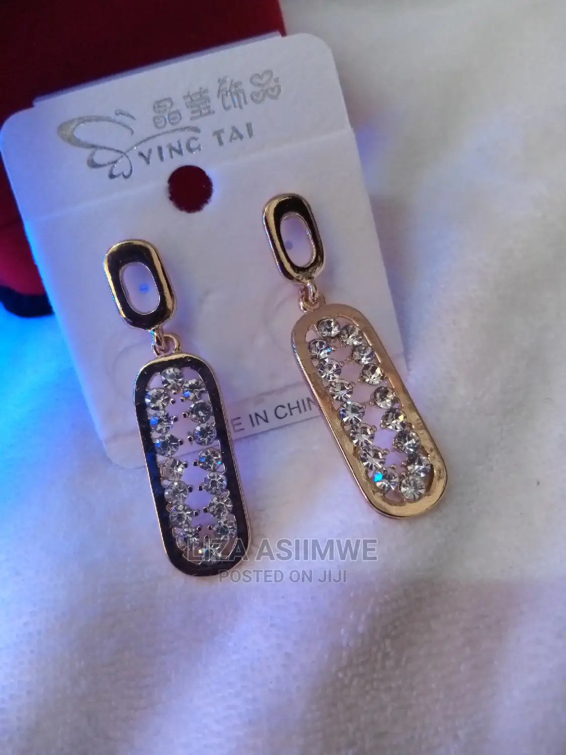 Nice and Adorable Earpins Available for the Ladies