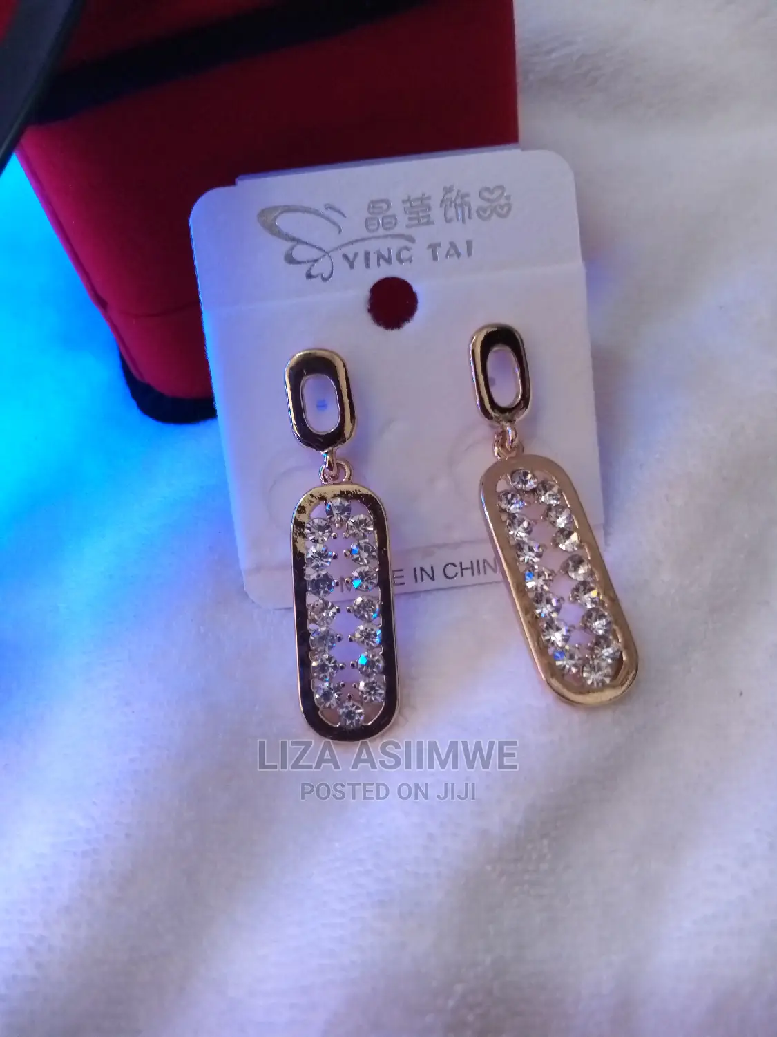 Nice and Adorable Earpins Available for the Ladies