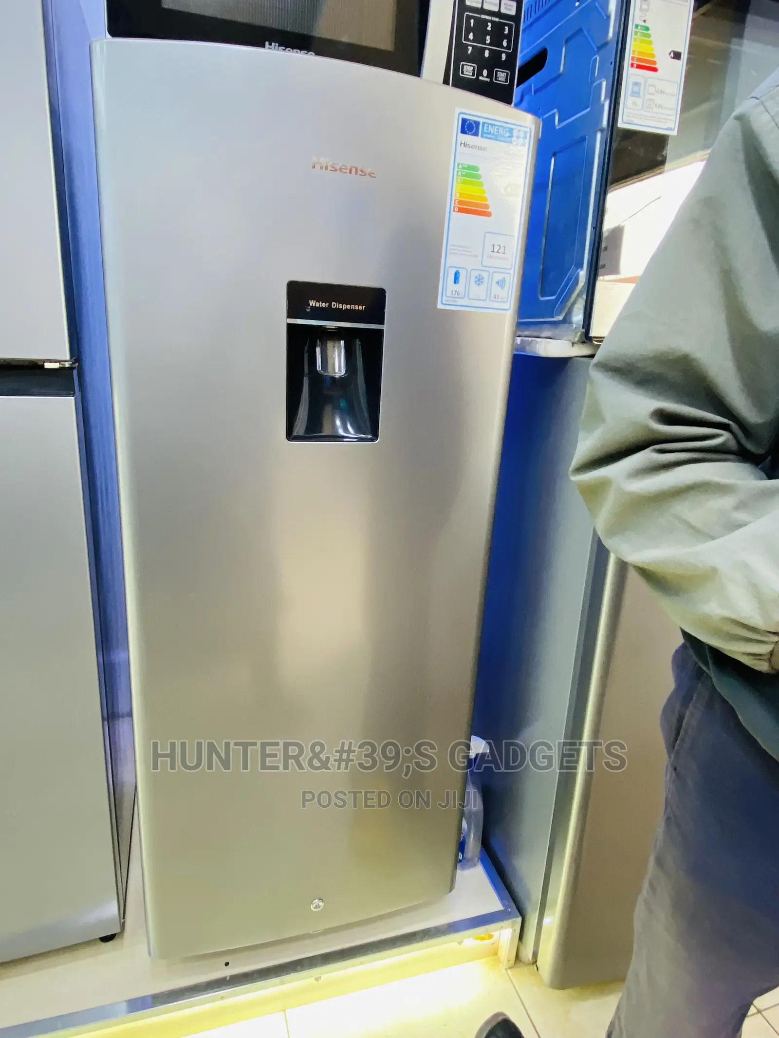 Hisense Fridge 229litres With Water Dispenser Brand New