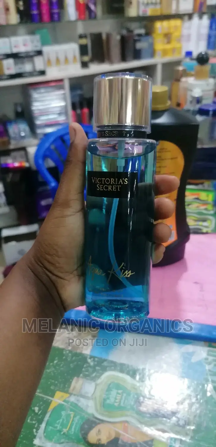 Victoria Secret Aqua Kiss Fragrance Mist