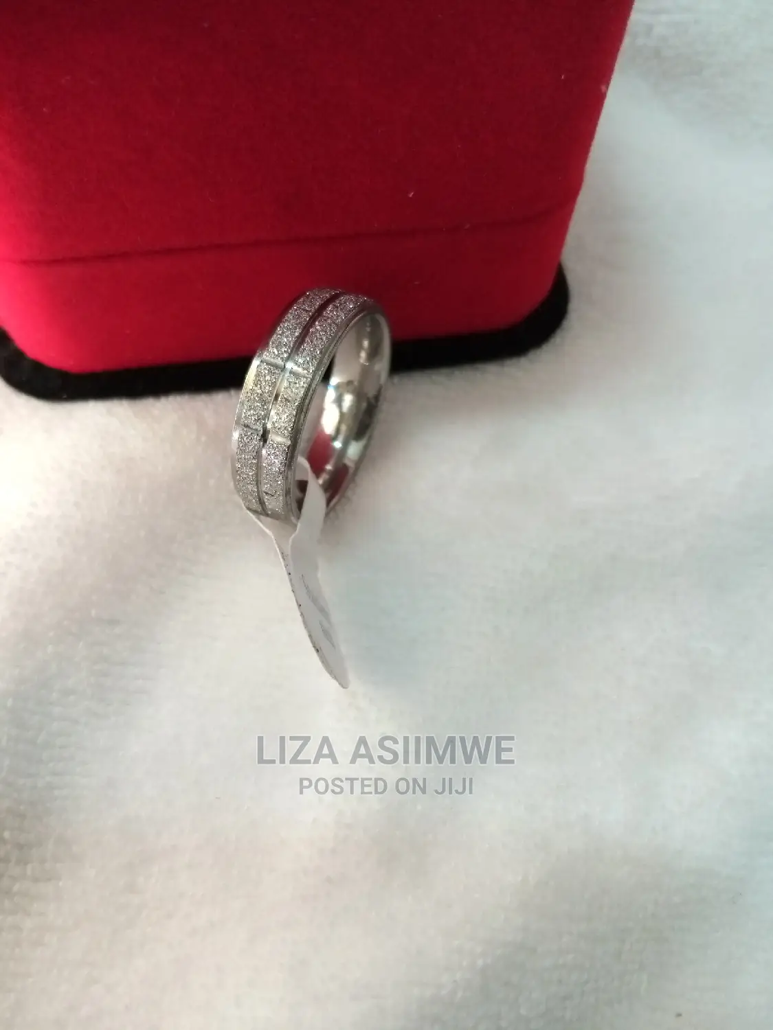 Quality Silver Wedding Rings Available for the Men