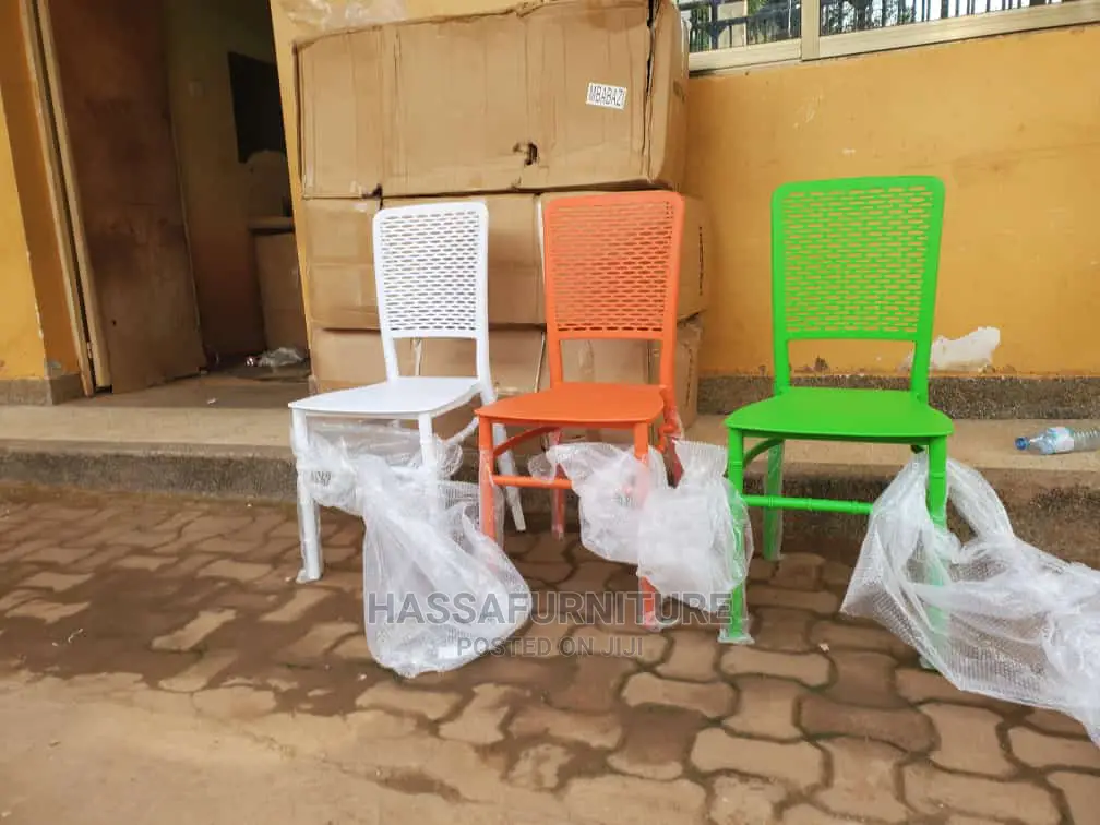 Plastic Restaurant Chair