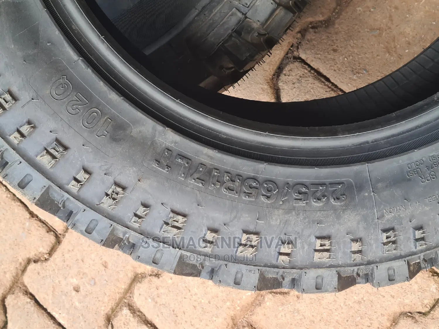 225/65r17 Grabbeur