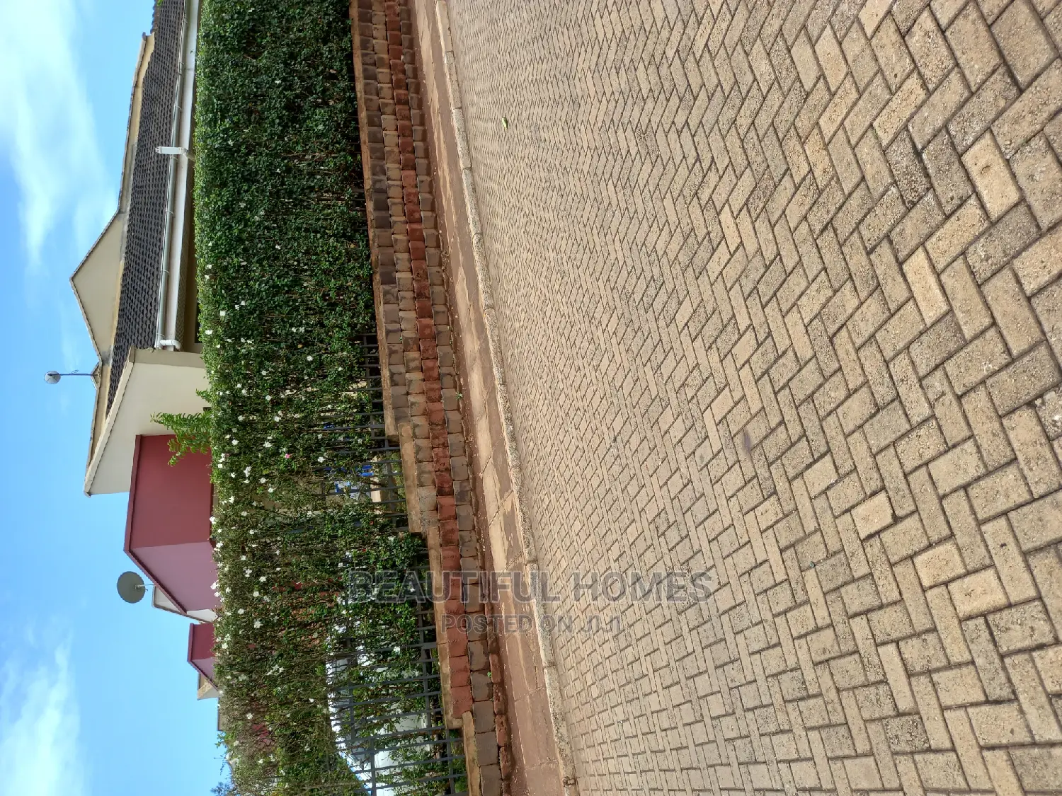 Furnished 3bdrm Villa in Kyanja Kesington, Nakawa for Sale