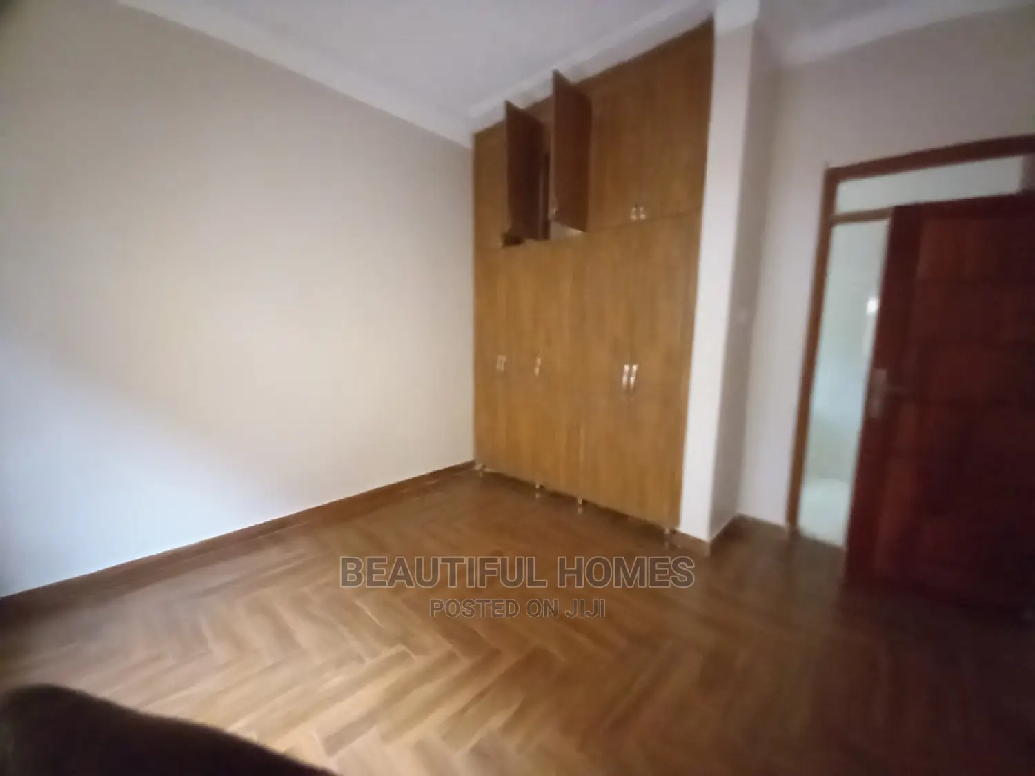 Furnished 4bdrm House in Kira Tarmack for Sale