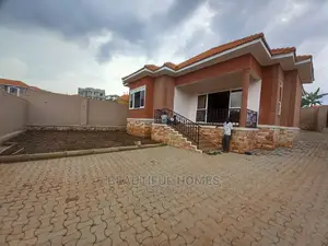 Furnished 4bdrm House in Kira Tarmack for Sale