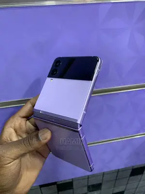 Photo - Samsung Galaxy Z Flip 3 256 GB Purple