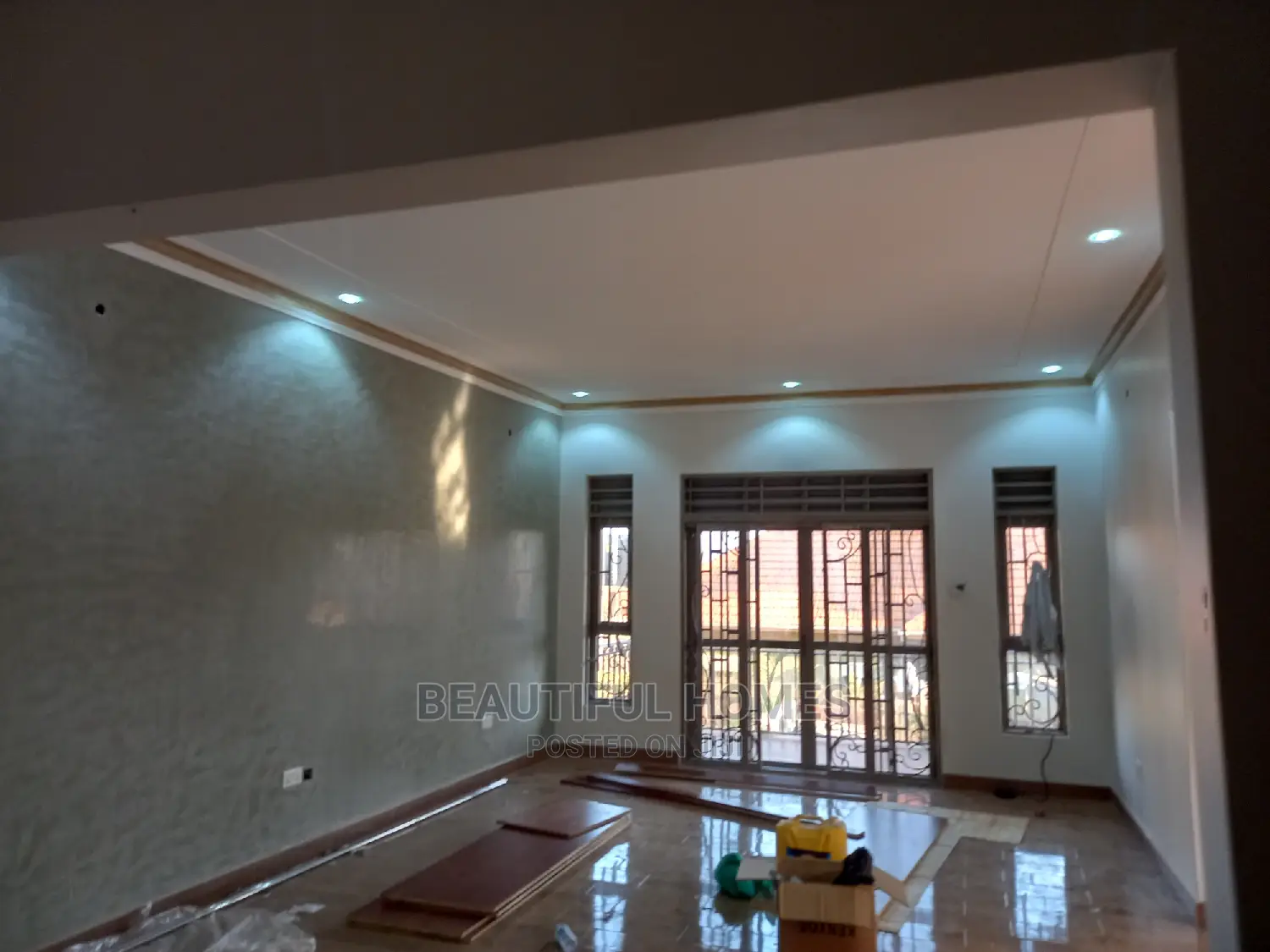 Furnished 4bdrm House in Kira Posh for Sale