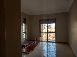 Furnished 4bdrm House in Kira Posh for Sale
