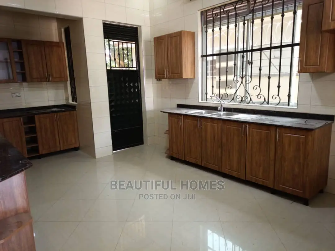 Furnished 2bdrm Block of Flats in Naalya, Central Division for Sale