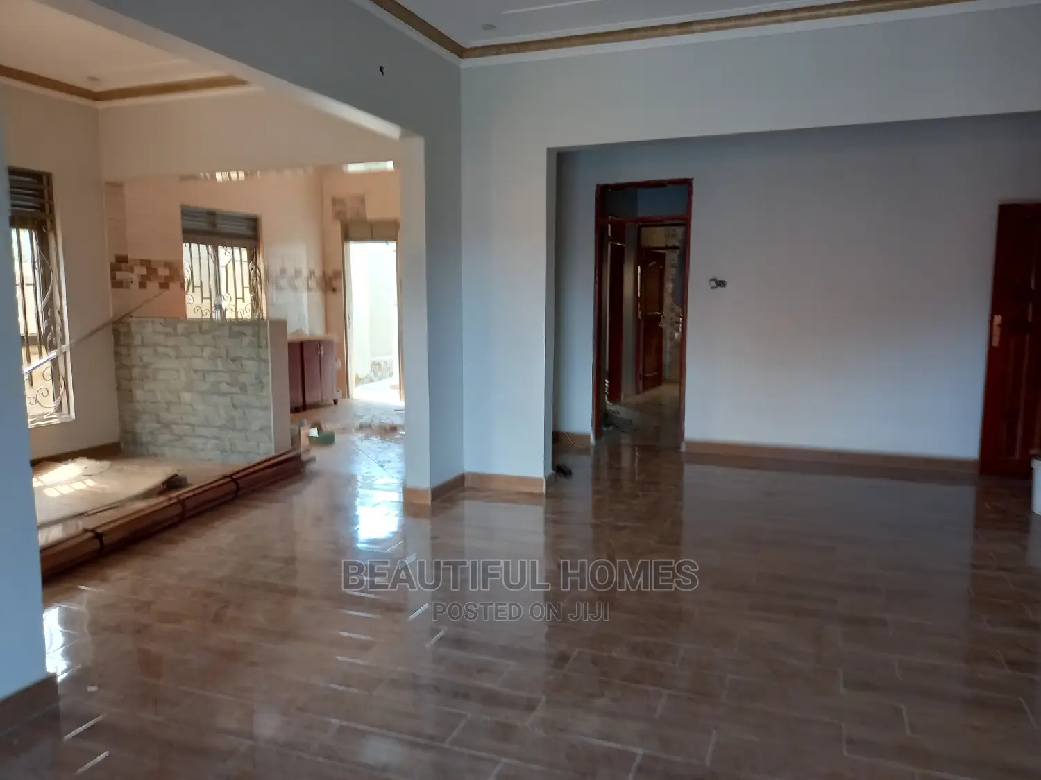 Furnished 4bdrm House in Kira for Sale