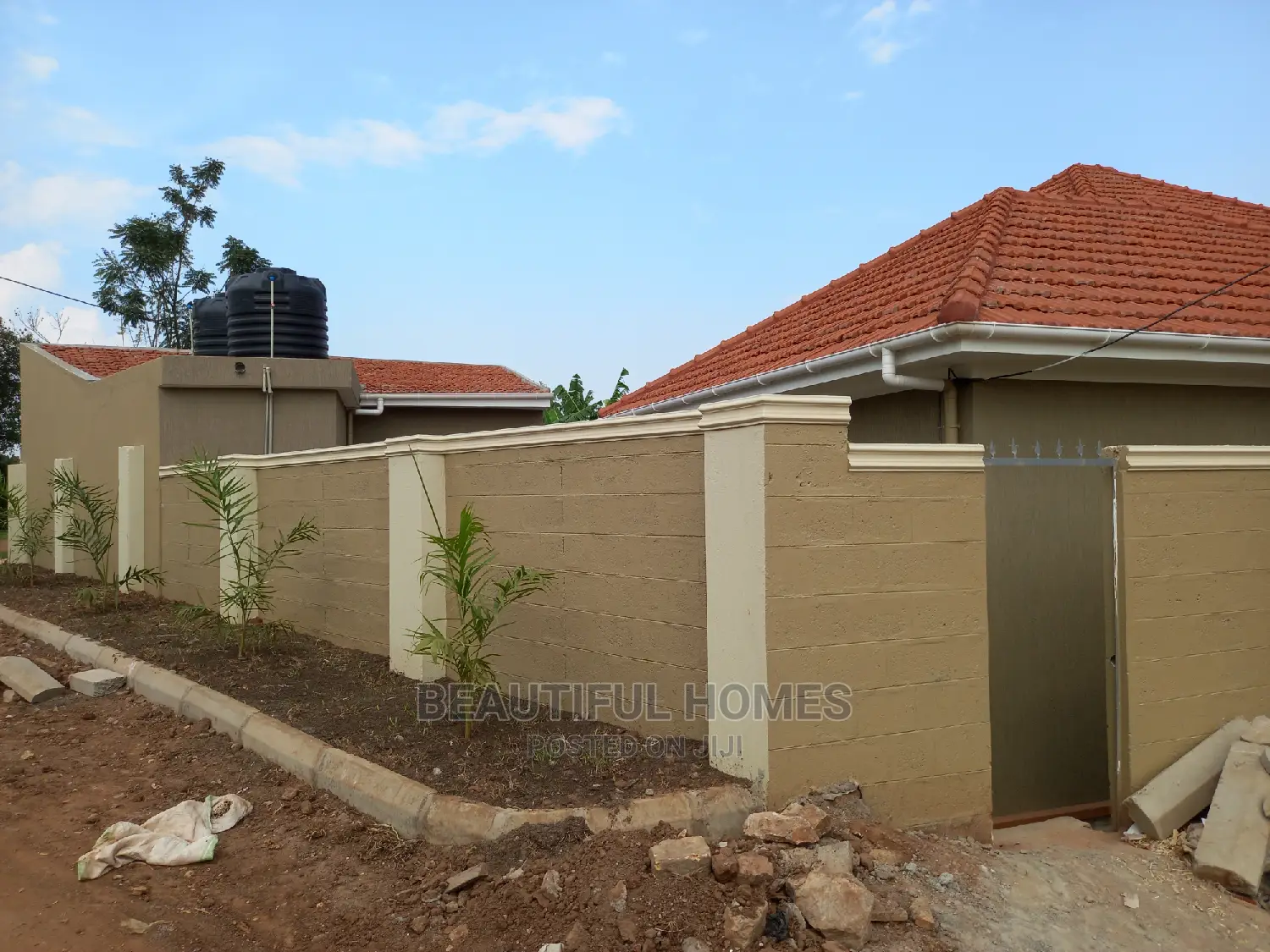 Furnished 4bdrm House in Kira for Sale