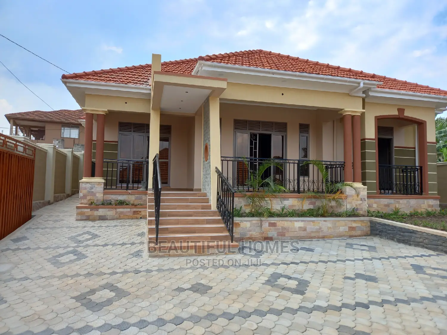 Furnished 4bdrm House in Kira for Sale