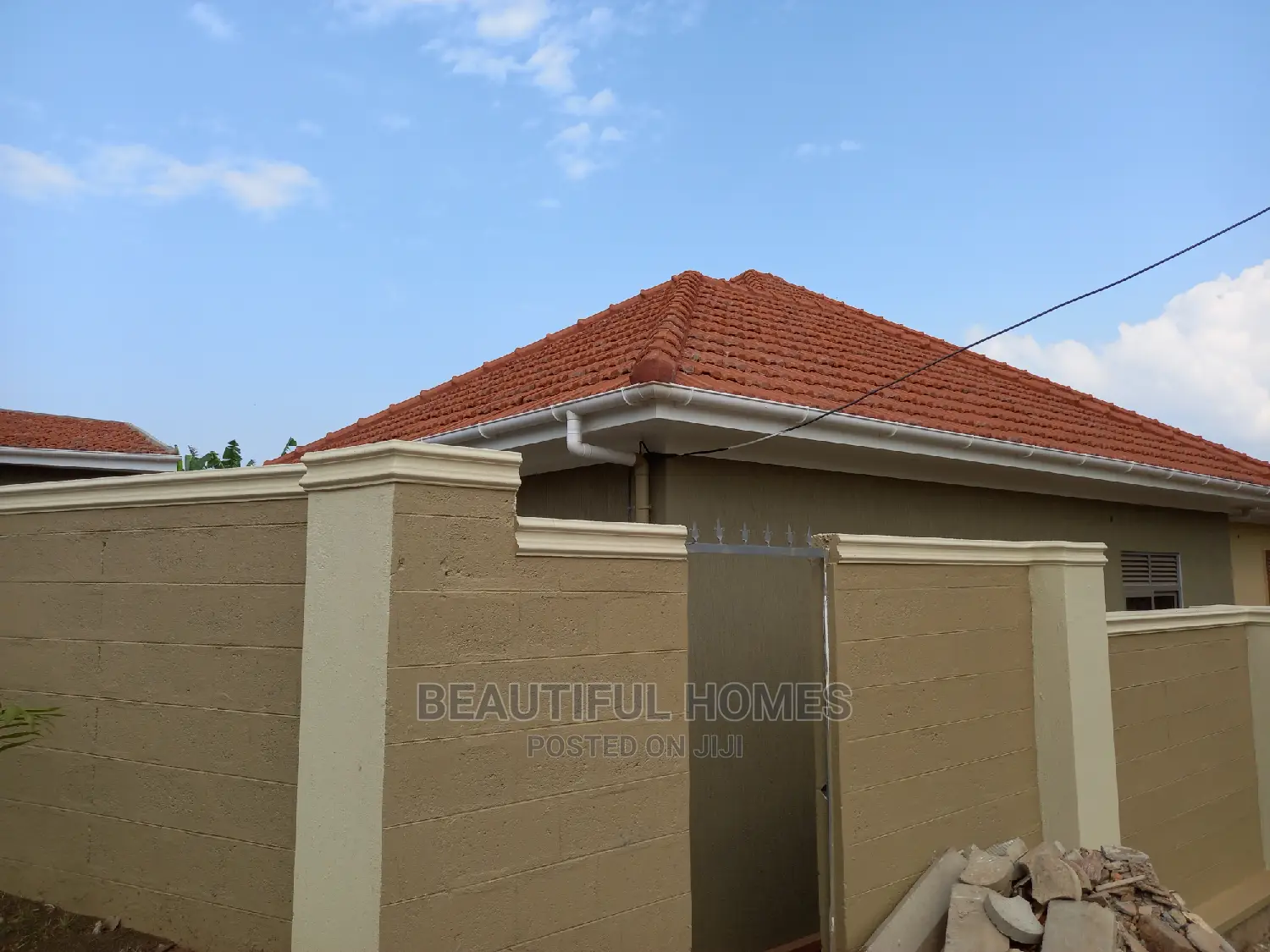 Furnished 4bdrm House in Kira for Sale