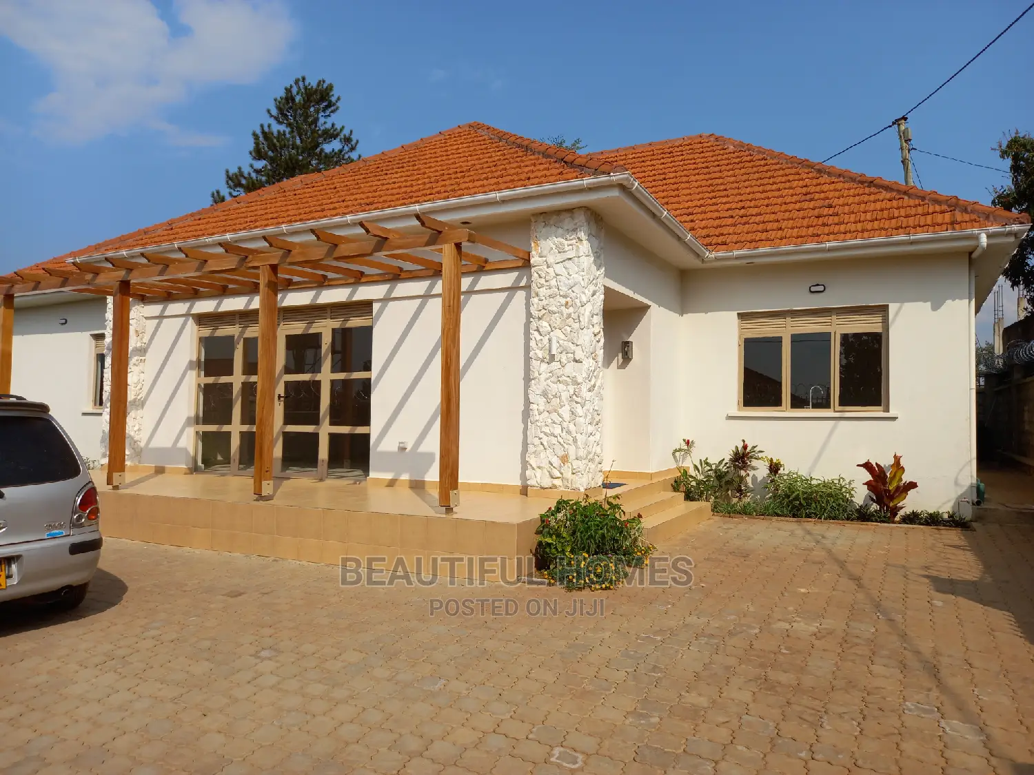 Furnished 4bdrm House in Tarmacked, Kira for Sale