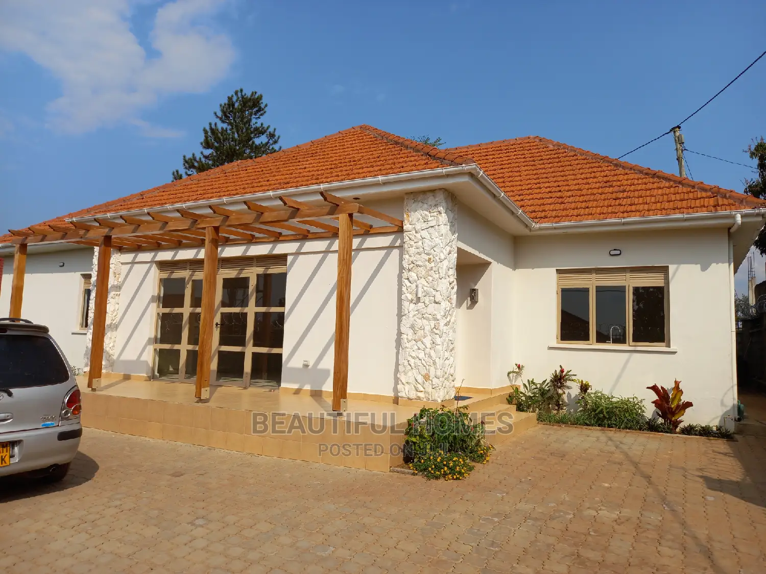 Furnished 4bdrm House in Tarmacked, Kira for Sale