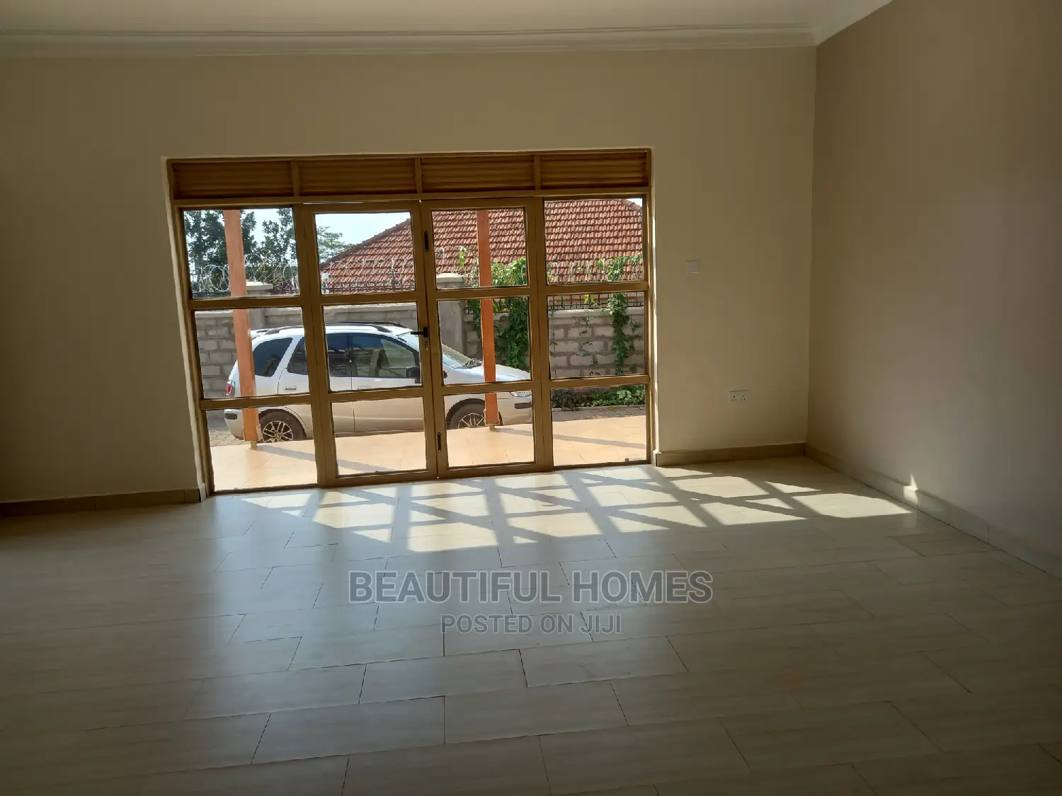 Furnished 4bdrm House in Tarmacked, Kira for Sale
