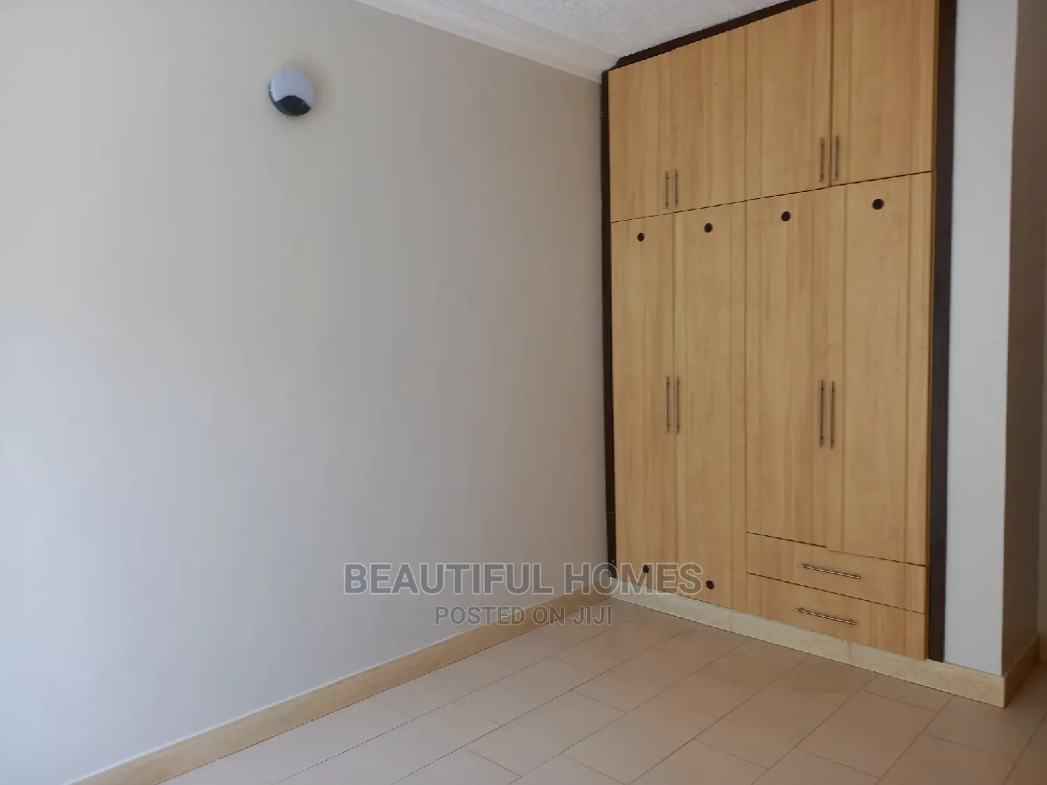 Furnished 2bdrm Block of Flats in Kisaasi, Central Division for Sale