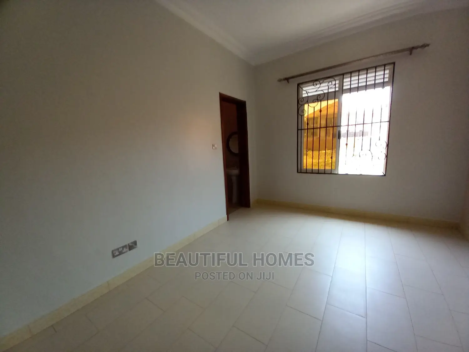 Furnished 2bdrm Block of Flats in Kisaasi, Central Division for Sale