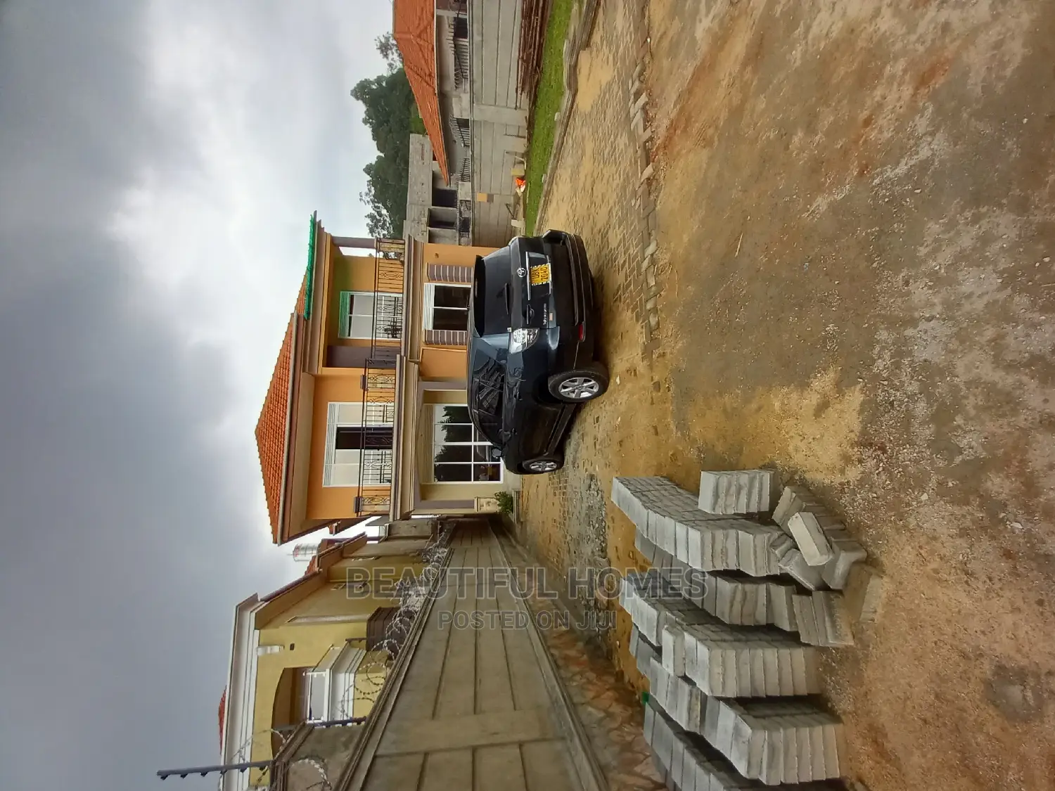 Furnished 4bdrm House in Kira Tarmack for Sale