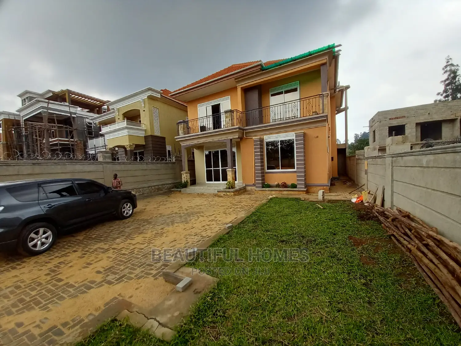 Furnished 4bdrm House in Kira Tarmack for Sale