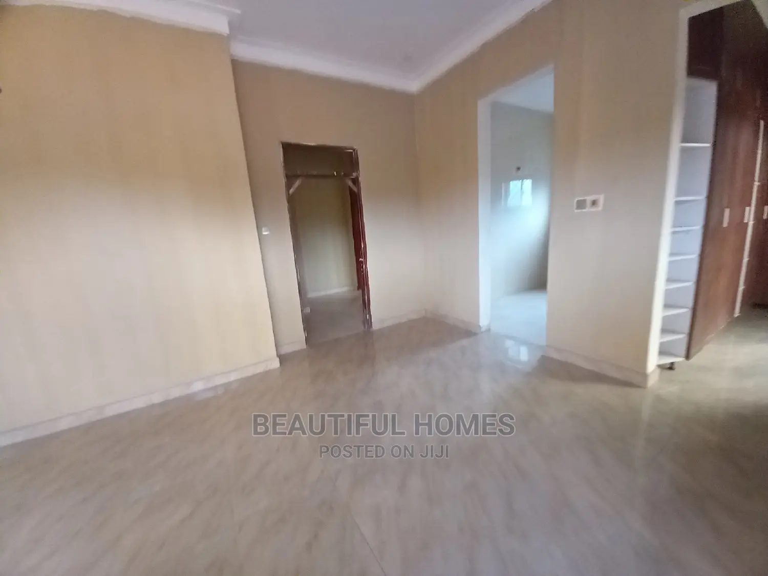 Furnished 4bdrm Mansion in Diplomat Village, Kira for Sale