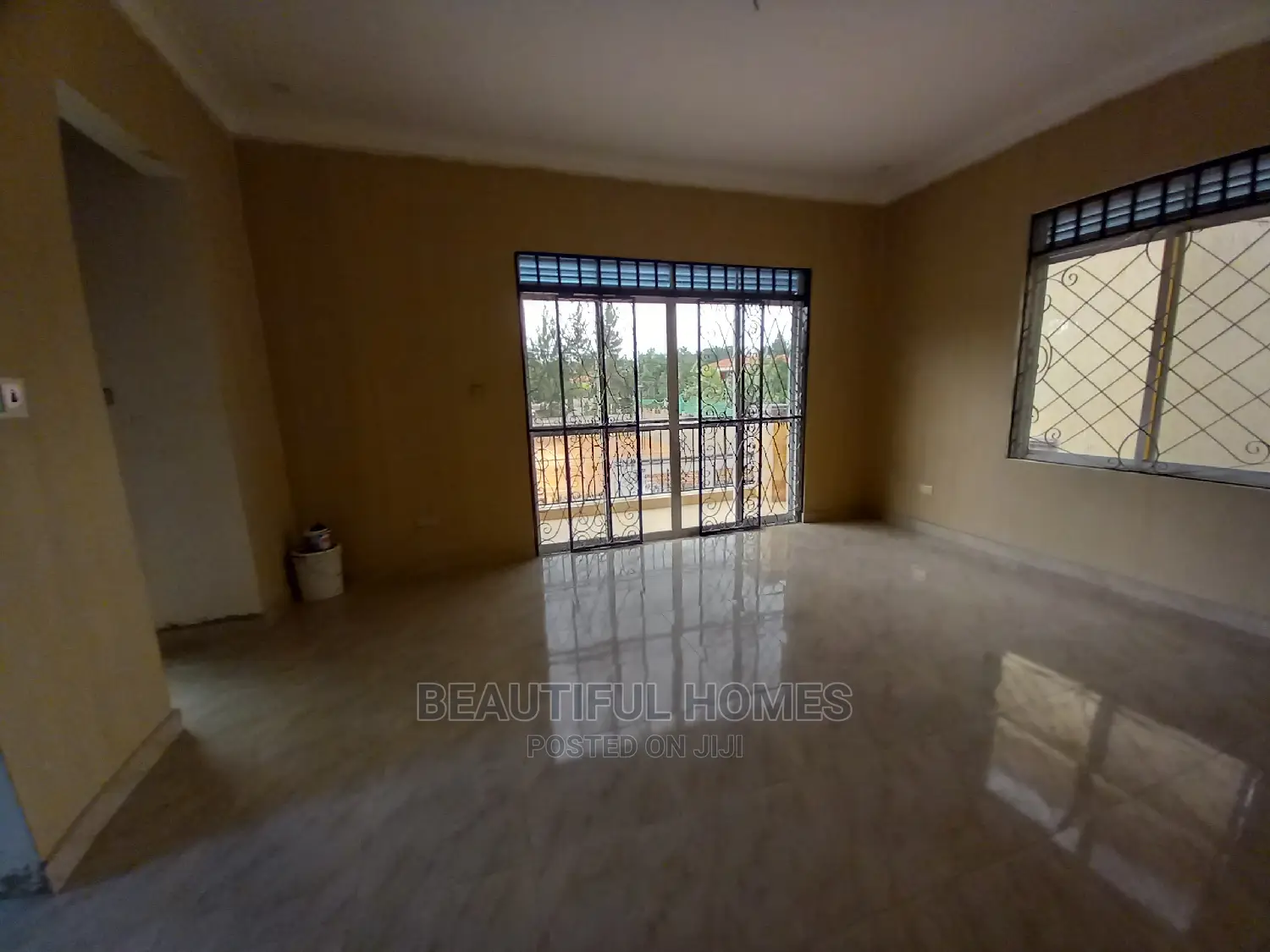 Furnished 4bdrm Mansion in Diplomat Village, Kira for Sale