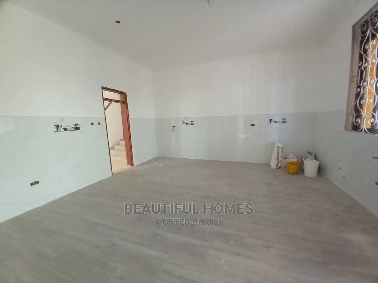 Furnished 5bdrm Maisonette in Gorgeous, Kira for Sale