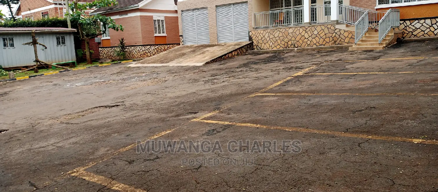 6bdrm Duplex in Fs Properties Ltd, Central Division for Rent