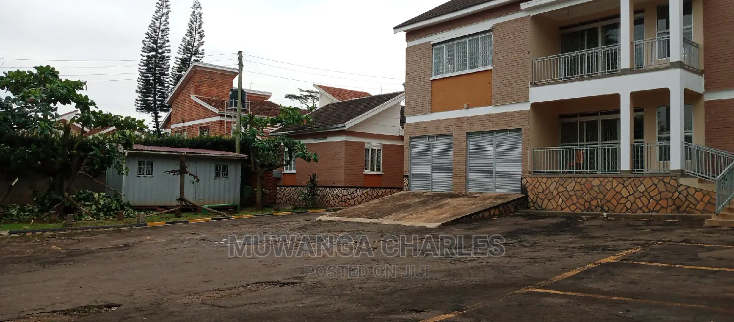 6bdrm Duplex in Fs Properties Ltd, Central Division for Rent