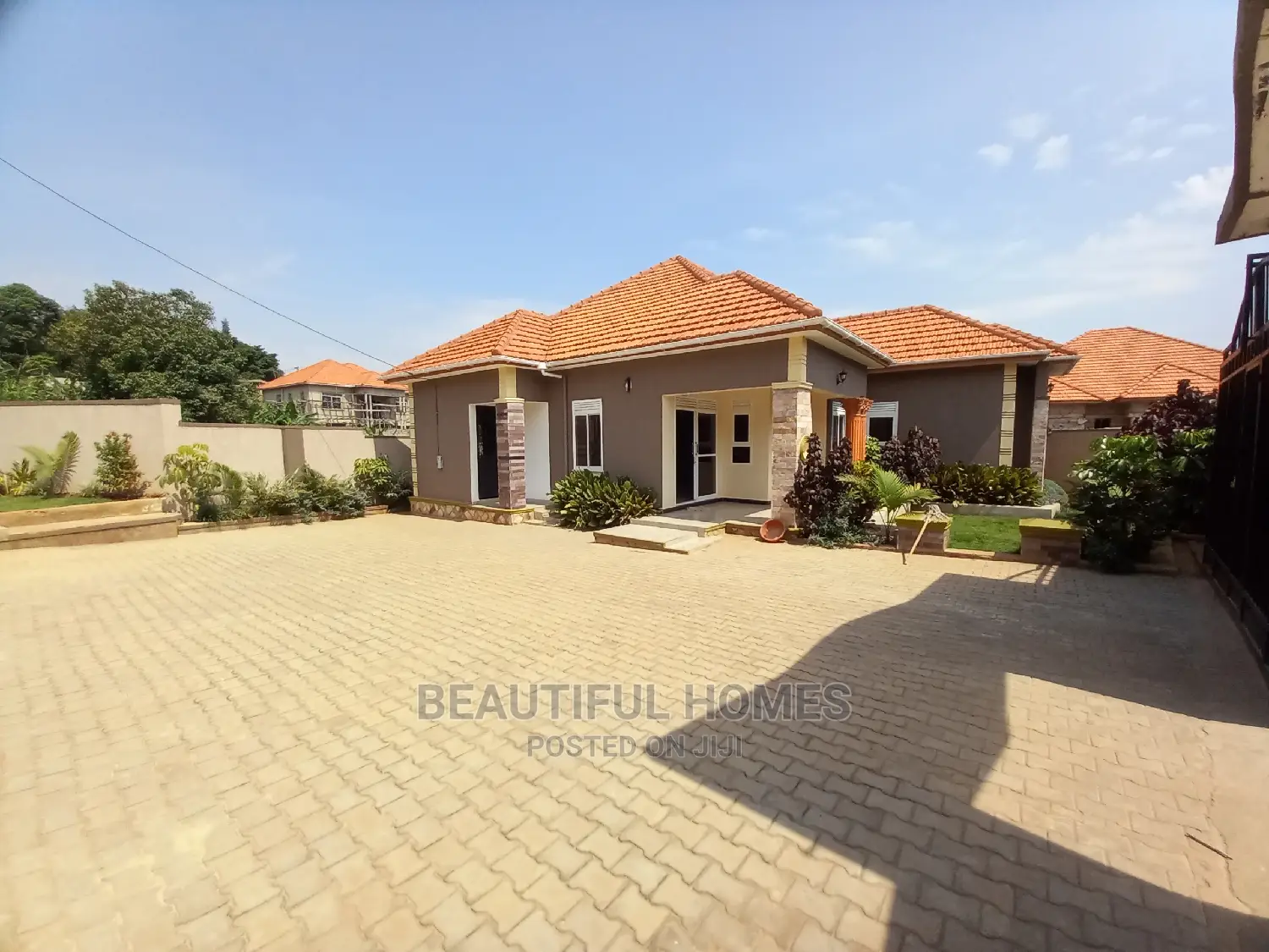Furnished 4bdrm House in Kira for Sale