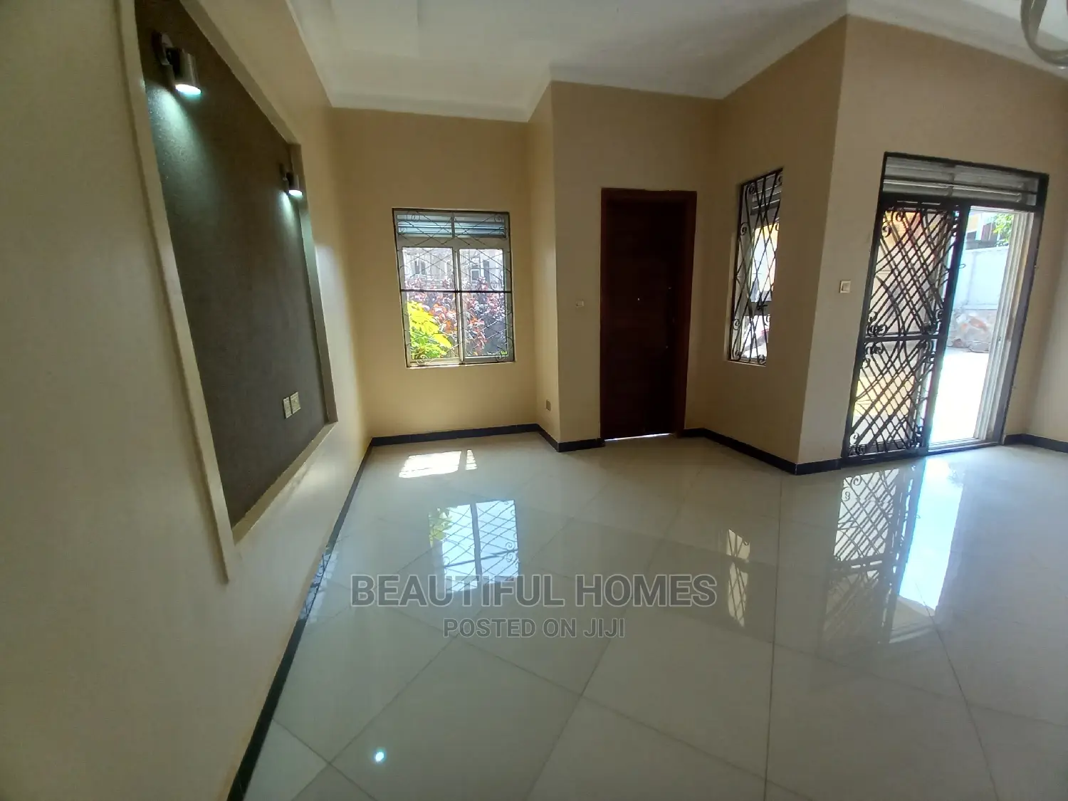 Furnished 4bdrm House in Kira for Sale
