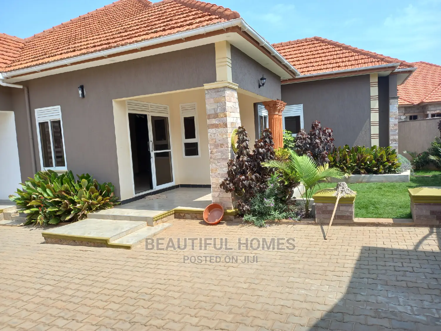 Furnished 4bdrm House in Kira for Sale