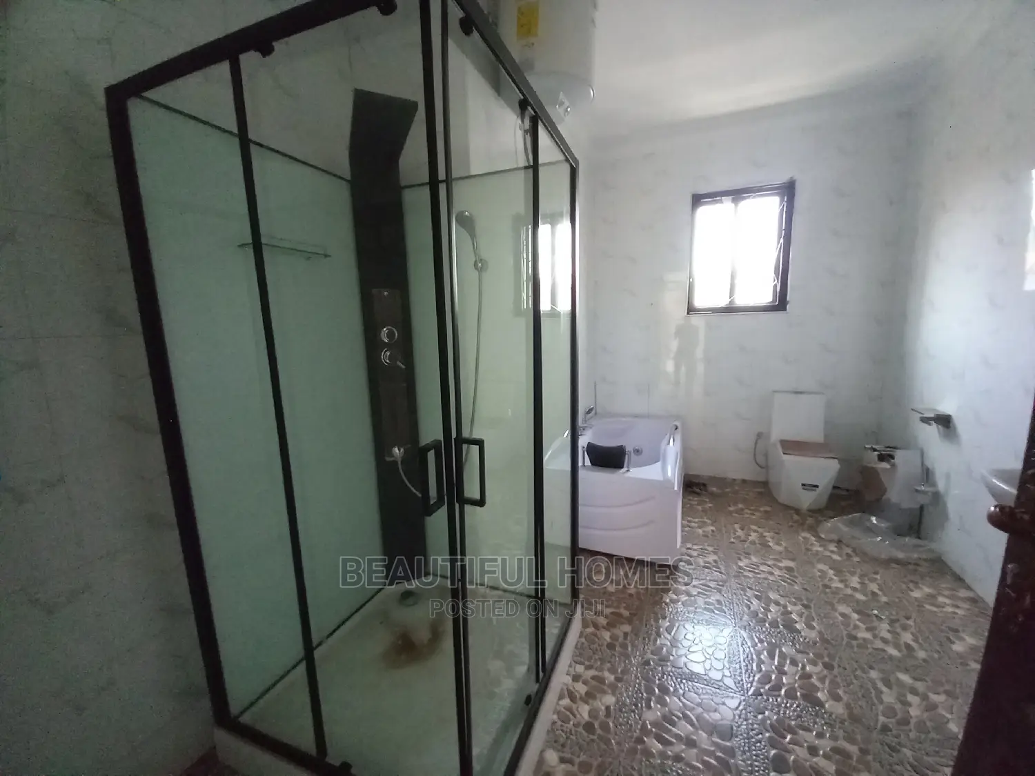 Furnished 4bdrm House in Kira for Sale