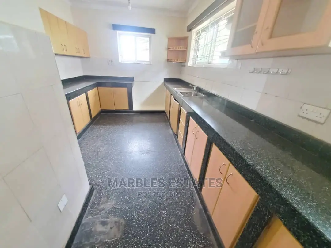 5bdrm Bungalow in Mbuya, Central Division for Rent