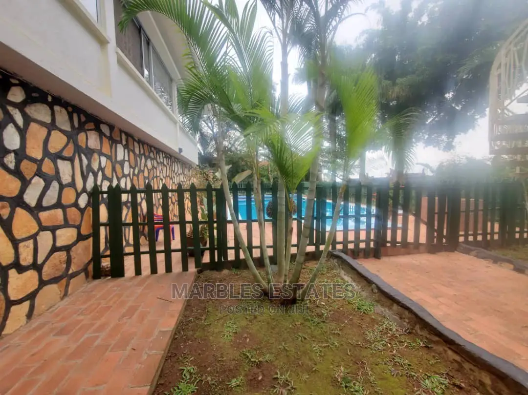 5bdrm Bungalow in Mbuya, Central Division for Rent