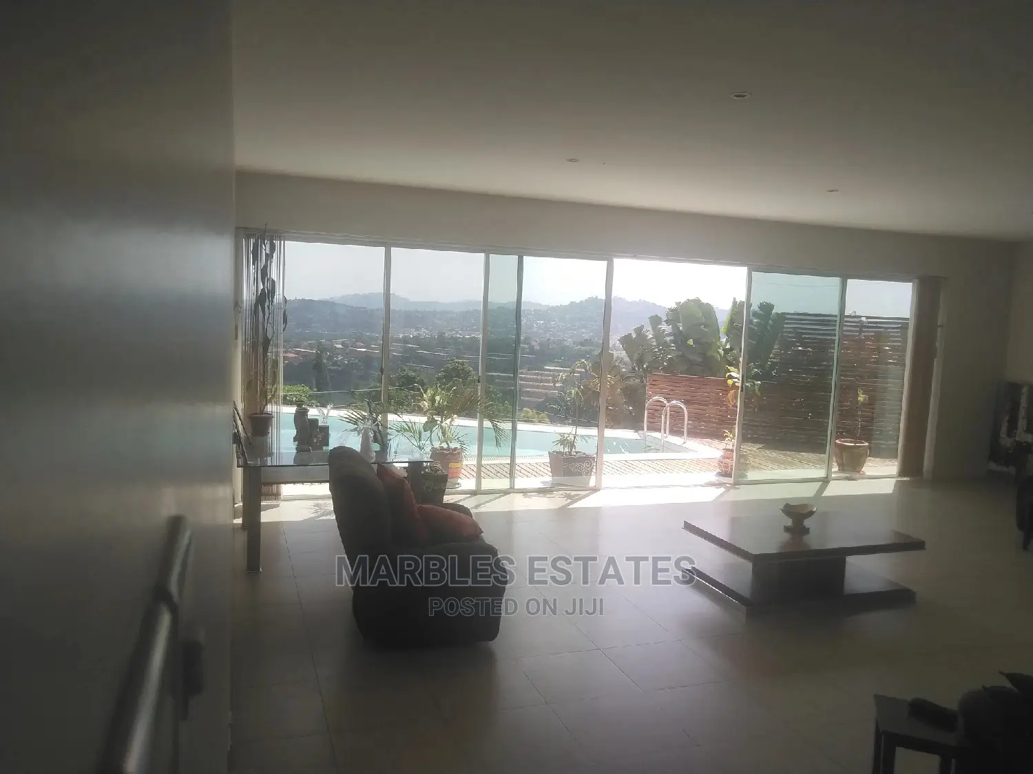 5bdrm Townhouse/Terrace in Mbuya, Central Division for Rent